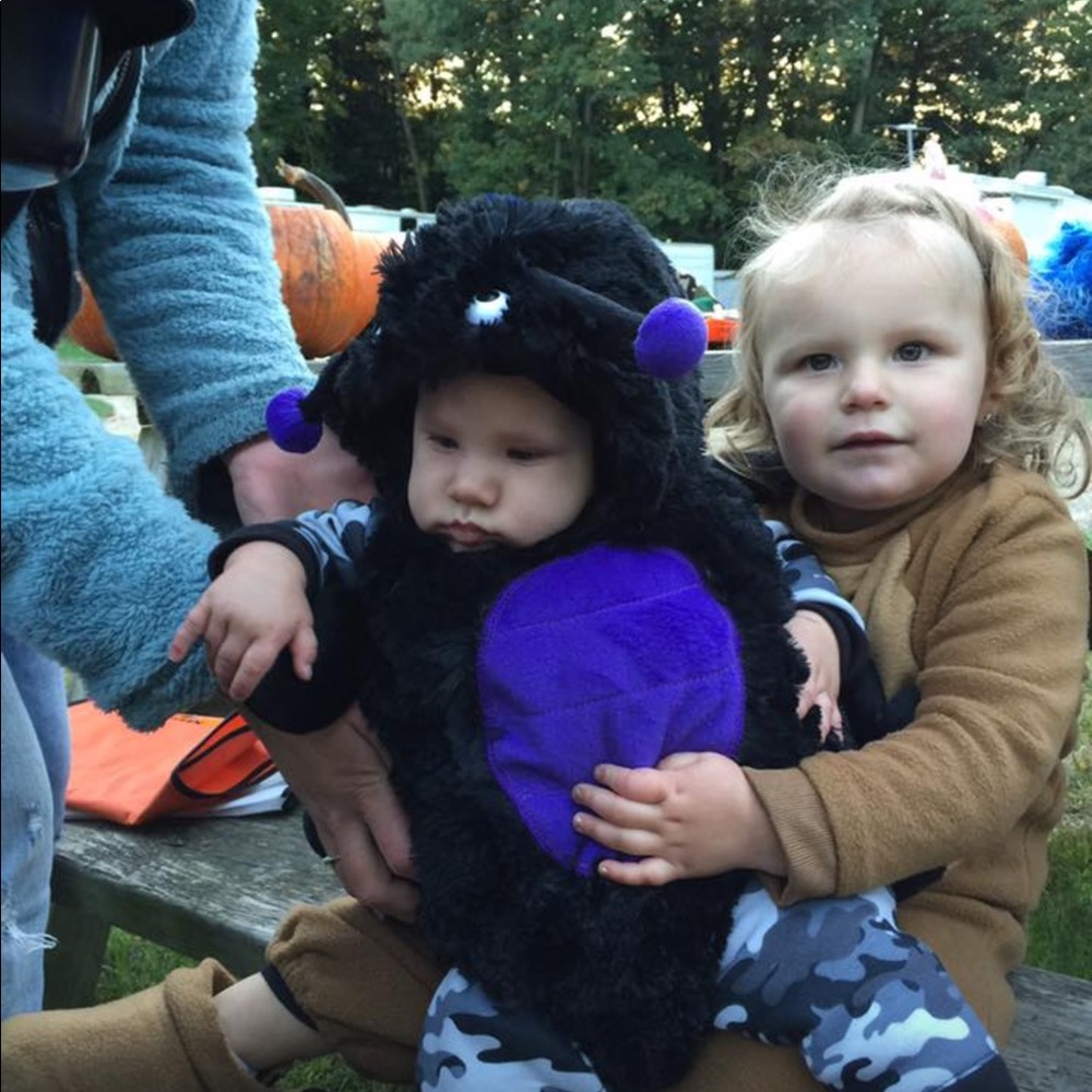 Black fuzzy spider costume wishcraft 6-12 months